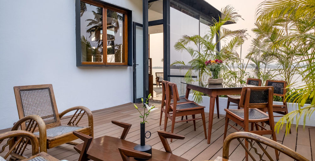 Glasshouse On The Bay - Balcony